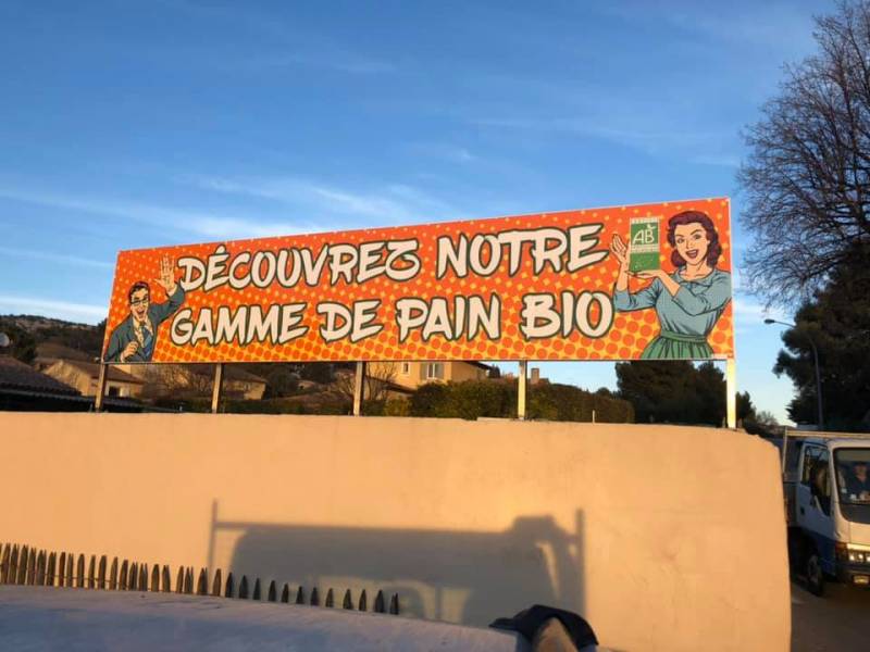 création et pose d'un panneau publicitaire dans le var 83